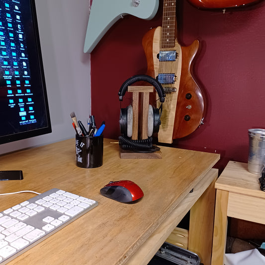 String to Speaker Desktop Headphone Stand