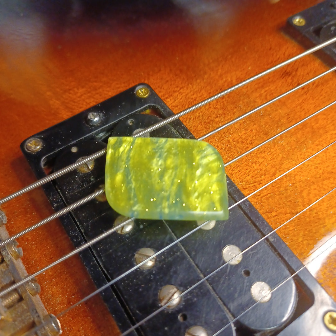 Northern Ghost Plectrums Uno Green Glitter 3.0mm