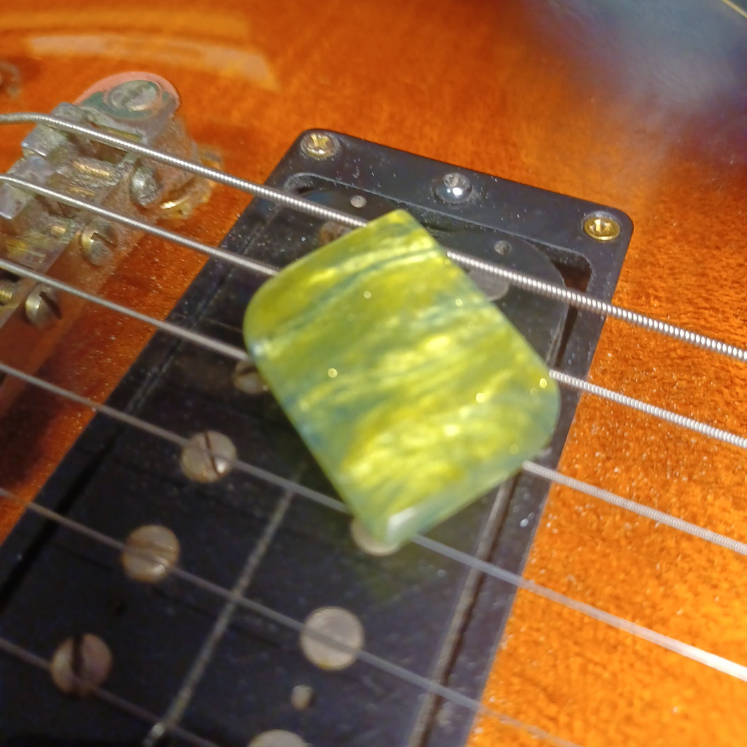 Northern Ghost Plectrums Uno Green Glitter 3.0mm