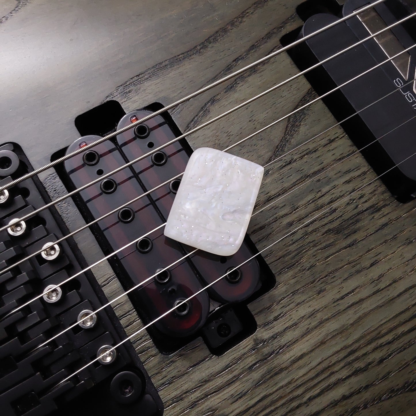Northern Ghost Plectrums Uno Pearl White Sparkle 3.0mm