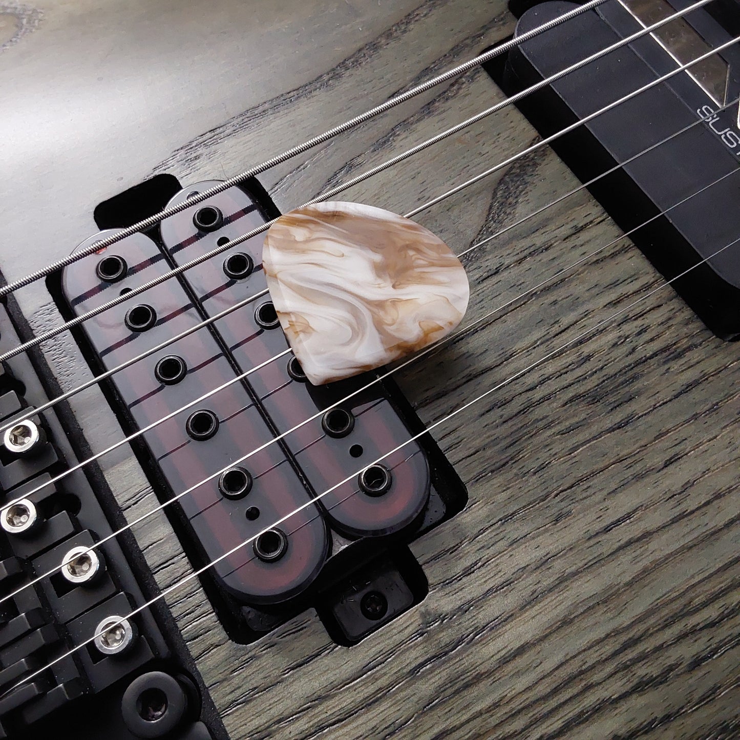 Northern Ghost Plectrums Cloud Carmel Swirl Storm 3.0mm