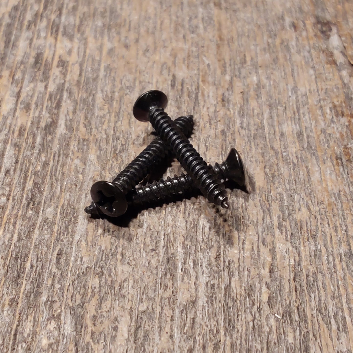 More Gain Parts Bridge / Strap Screw (Chrome, Black, Brass) (6)