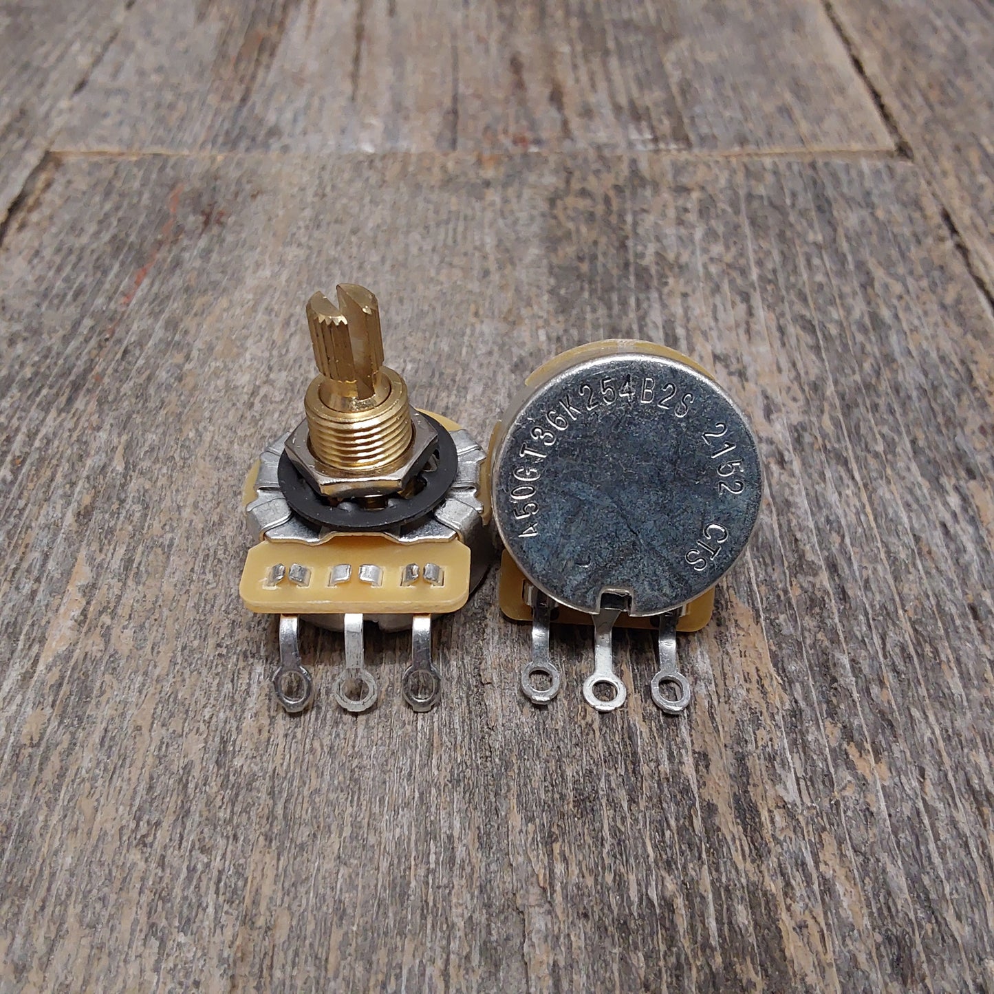 CTS 450G Potentiometer 3/8" Shaft 250K Ohm