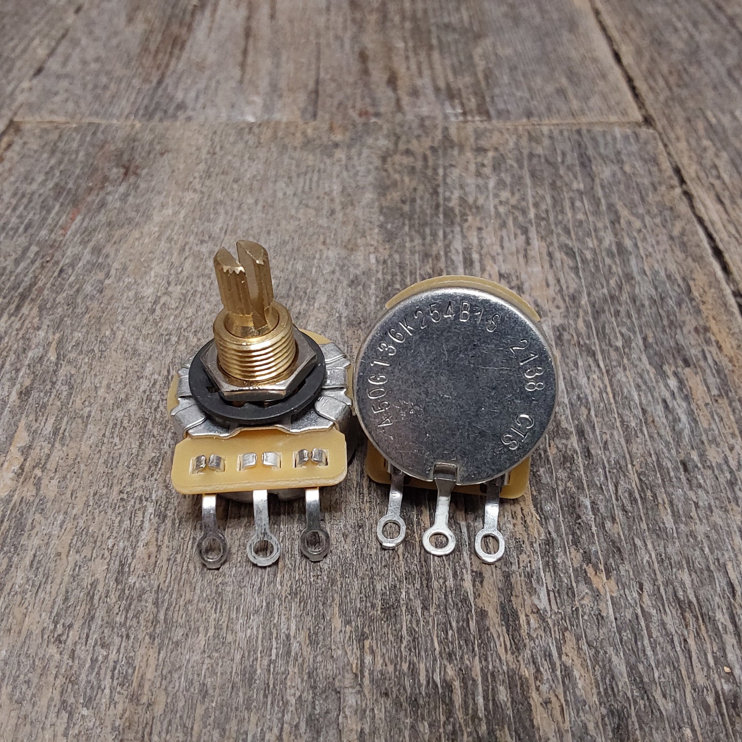 CTS 450G Potentiometer 3/8" Shaft 250K Ohm