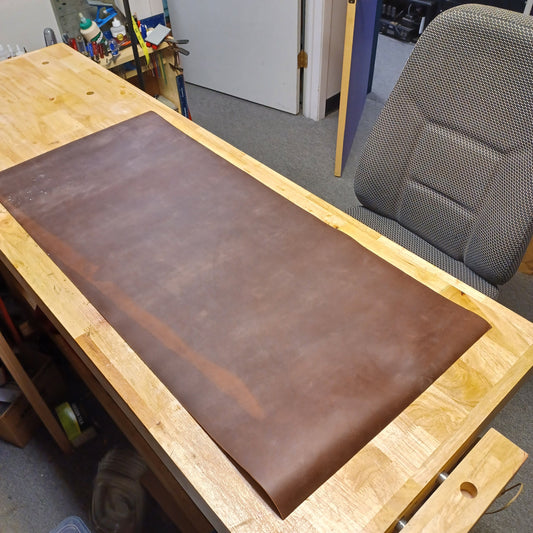 String to Speaker leather bench mat