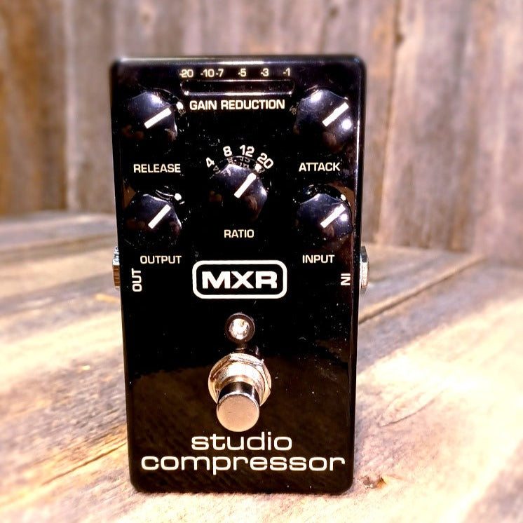 mxr compressor pedal Dunlop M76-MXR-U Studio Compressor Guitar Pedal