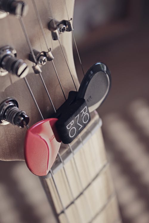 Rombo Picks headstock pick holder