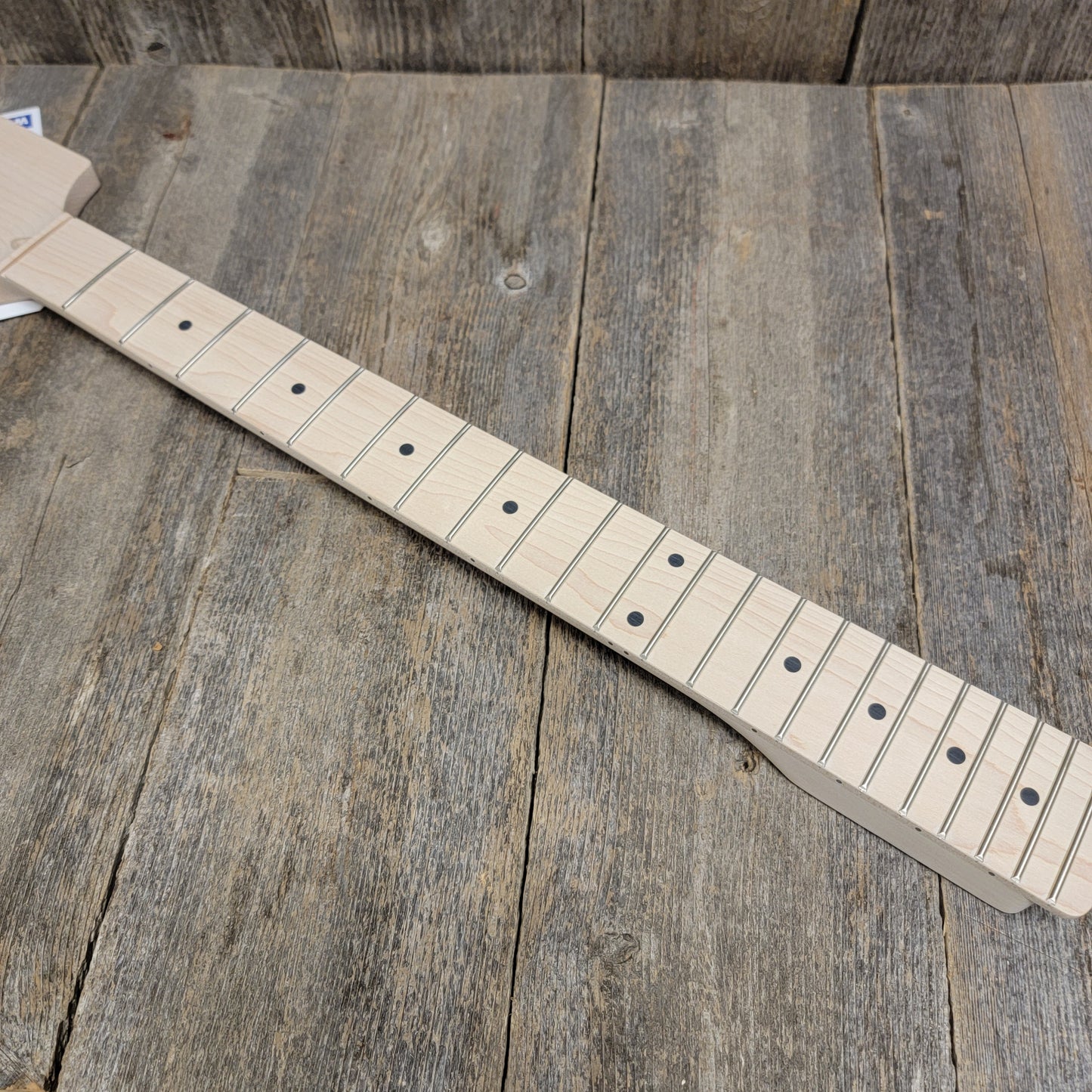 WD PHNSR Pre-Drilled Paddle Headstock 22 Fret Neck For Fender Stratocaster 22 Fret Neck Pocket Rosewood Fretboard
