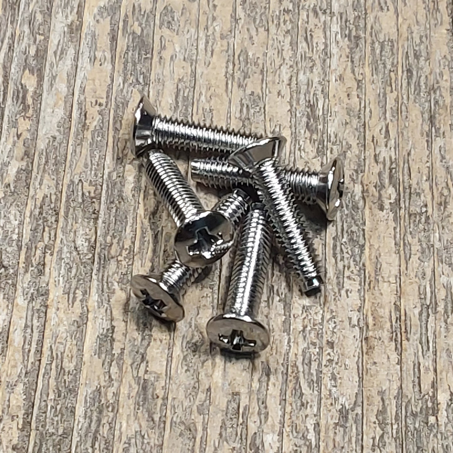 Allparts GS-3378-010 Chrome Short Tuner Screws Pack of 6