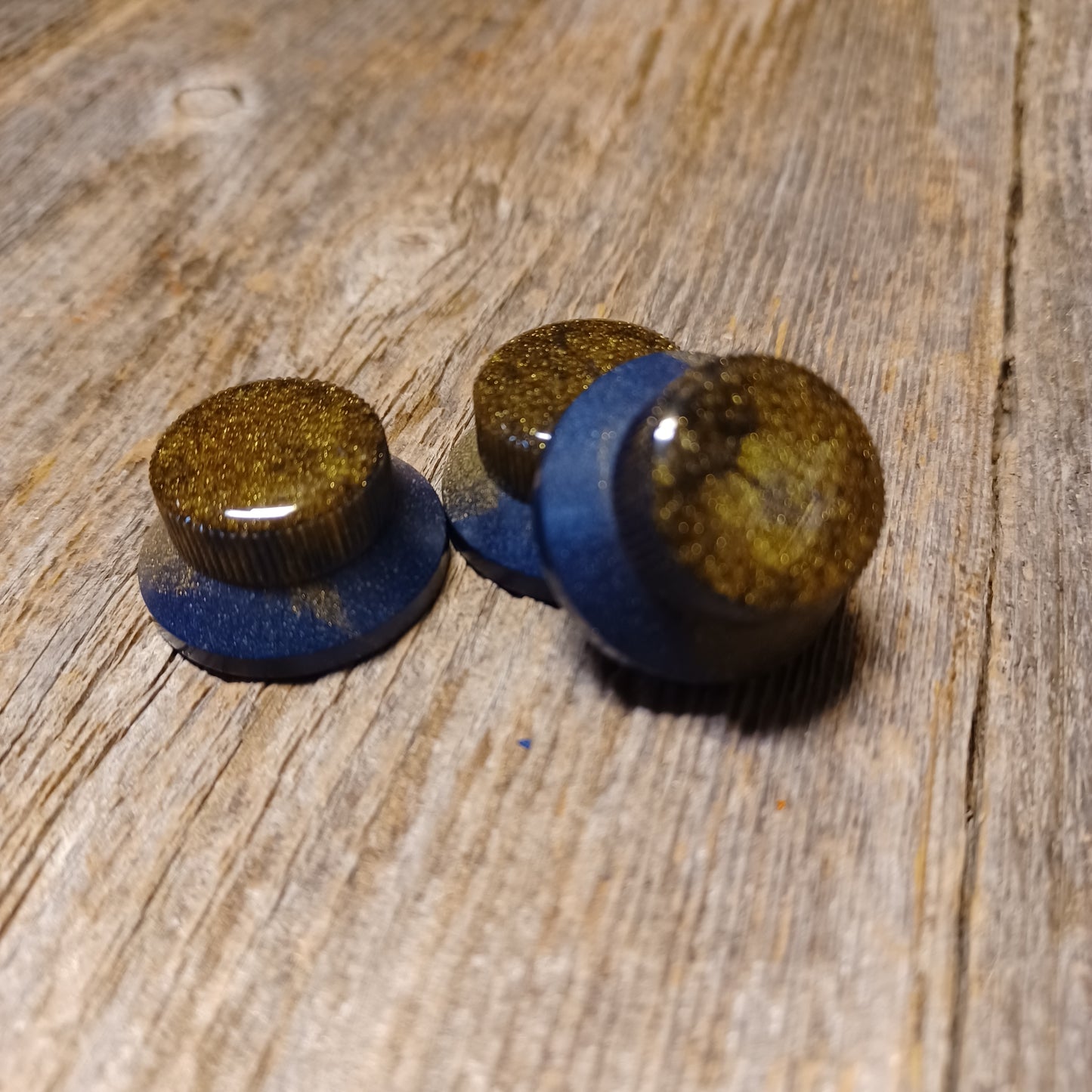 Knobhead PDX Strat Style Bell Knobs Blue with Gold Dust Set of (3)